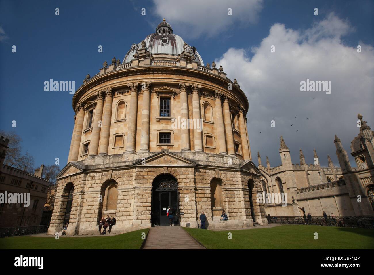 Oxford, Oxfordshire, Reino Unido 03 09 2020 Cámara Radcliffe y All Souls College en Oxford, Reino Unido Foto de stock