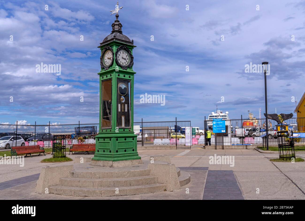 Traduccion De Numeros Romanos A Arabigos Chile, Punta Arenas, 08.11.2017. Reloj en el Estrecho de Magallanes (Reloj  del Estrecho) en Punta Arenas en 08.11.2017. Fue adquirido en Alemania el  06.05.1912. Su estructura tiene una altura de 3 metros