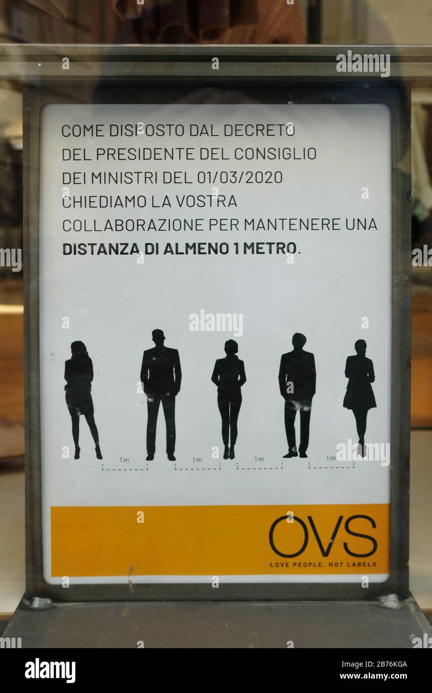 Anuncio de cuarentena durante la epidemia de coronavirus en Italia Foto de stock