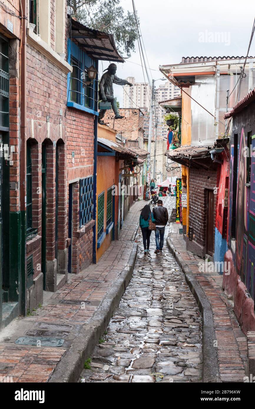 Carril de piedras preciosas en el centro de Bogotá; Colombia; Sudamérica Foto de stock