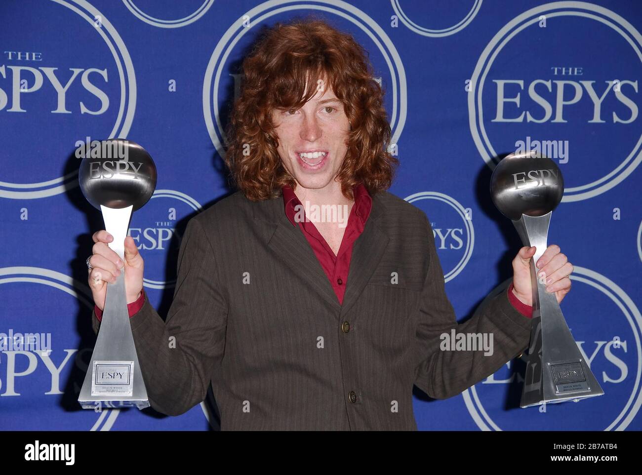 Shaun White, ganador del premio al mejor deportista masculino de acción y al mejor olímpico de EE.UU. En los premios ESPY 2006, sala de prensa celebrada en el Kodak Theatre de Hollywood, California. El evento tuvo lugar el miércoles 12 de julio de 2006. Foto: SBM / PictureLux Foto de stock