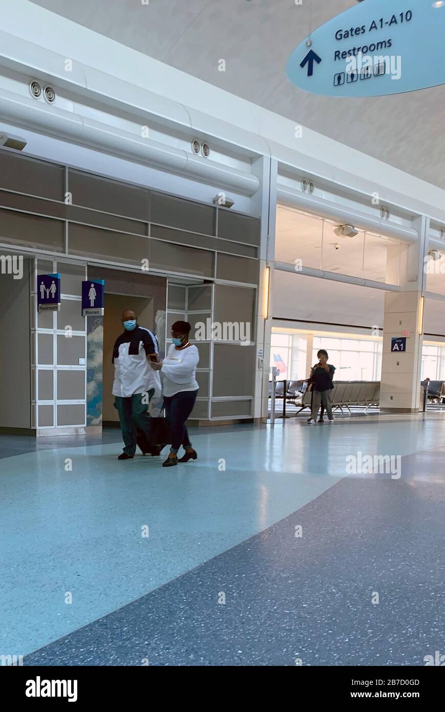 Jacksonville, FL, . 14 de marzo de 2020. Vista del aeropuerto internacional de Jackson, donde las cancelaciones y restricciones de vuelos causadas por el brote de coronavirus, dejaron a los pasajeros varados Jacksonville, FL, . 14 de marzo de 2020. Vista del aeropuerto internacional de Jackson, donde las cancelaciones y restricciones de vuelos causadas por el brote de coronavirus, dejaron a los pasajeros varados