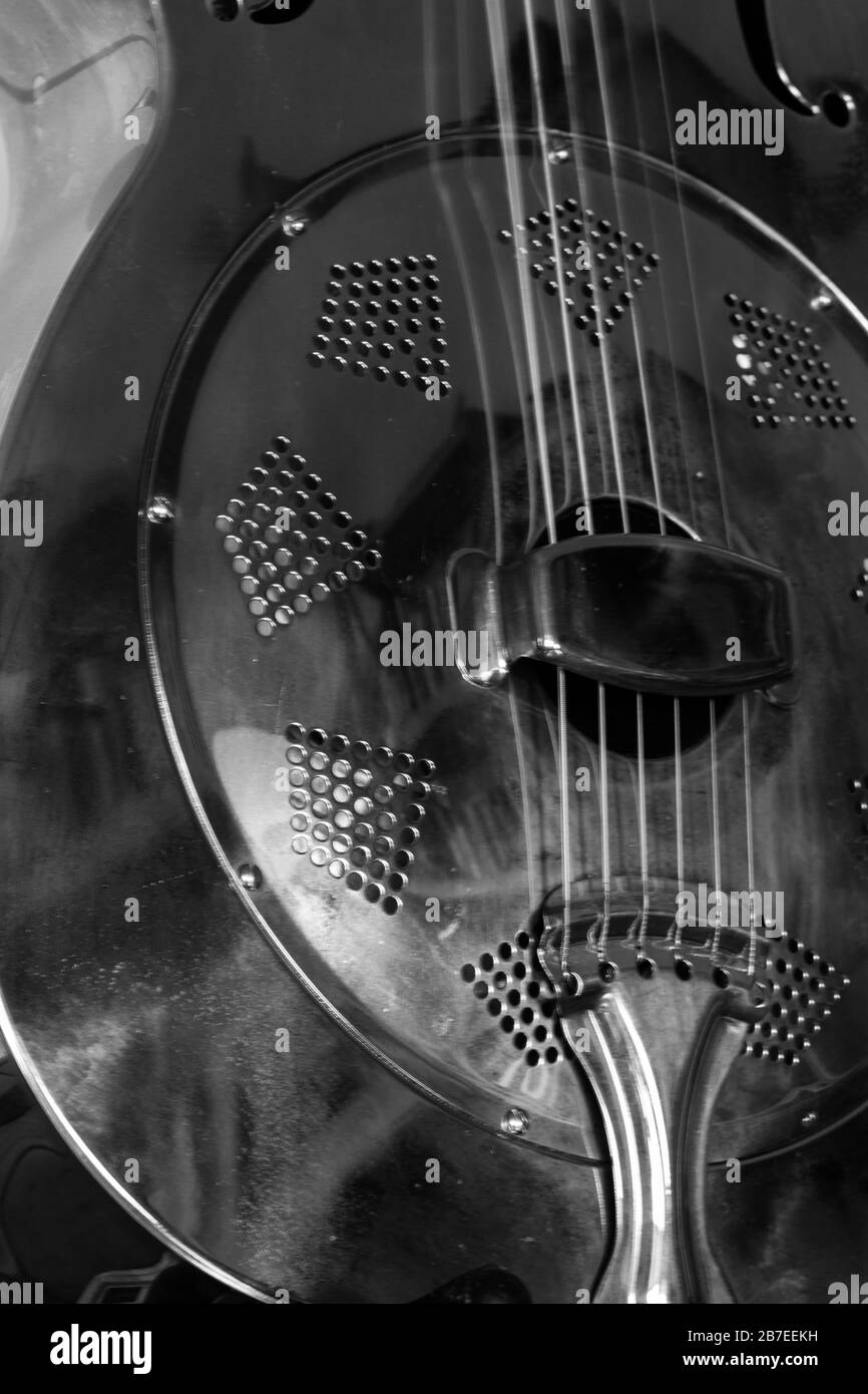 Guitarra Dobro Resonador Imágenes de stock en blanco y negro - Alamy