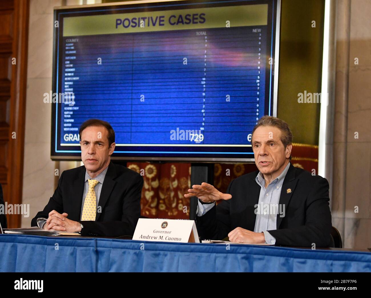 Albany,Nueva York / Estados Unidos 3/16/20 Gobierno de Nueva York. Andrew Cuomo da una actualización sobre el Coronavirus durante una conferencia de prensa en el Capitolio del estado. Foto de stock