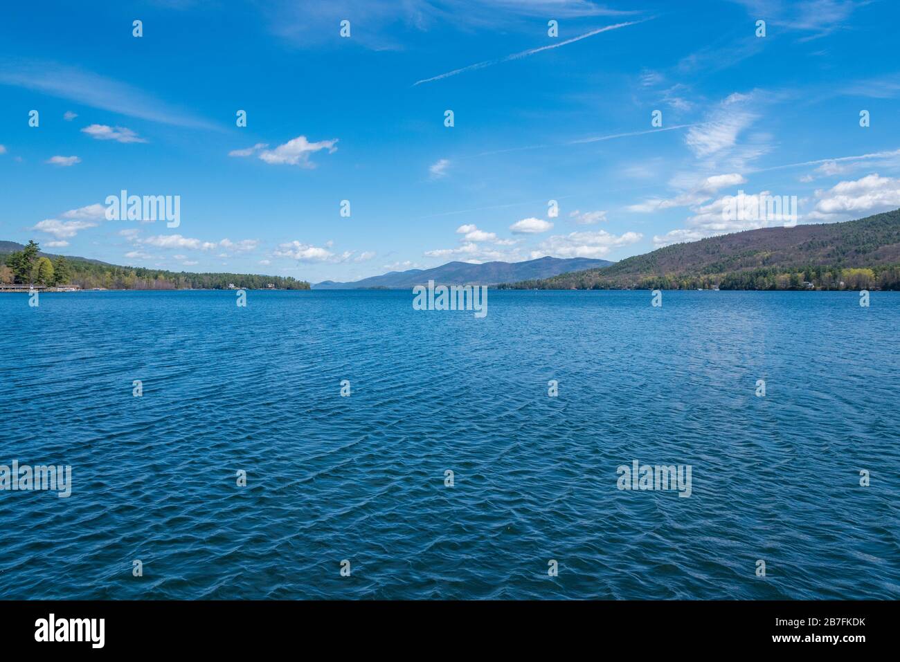 Hermoso Lago George en el norte del estado de Nueva York en Estados Unidos Foto de stock
