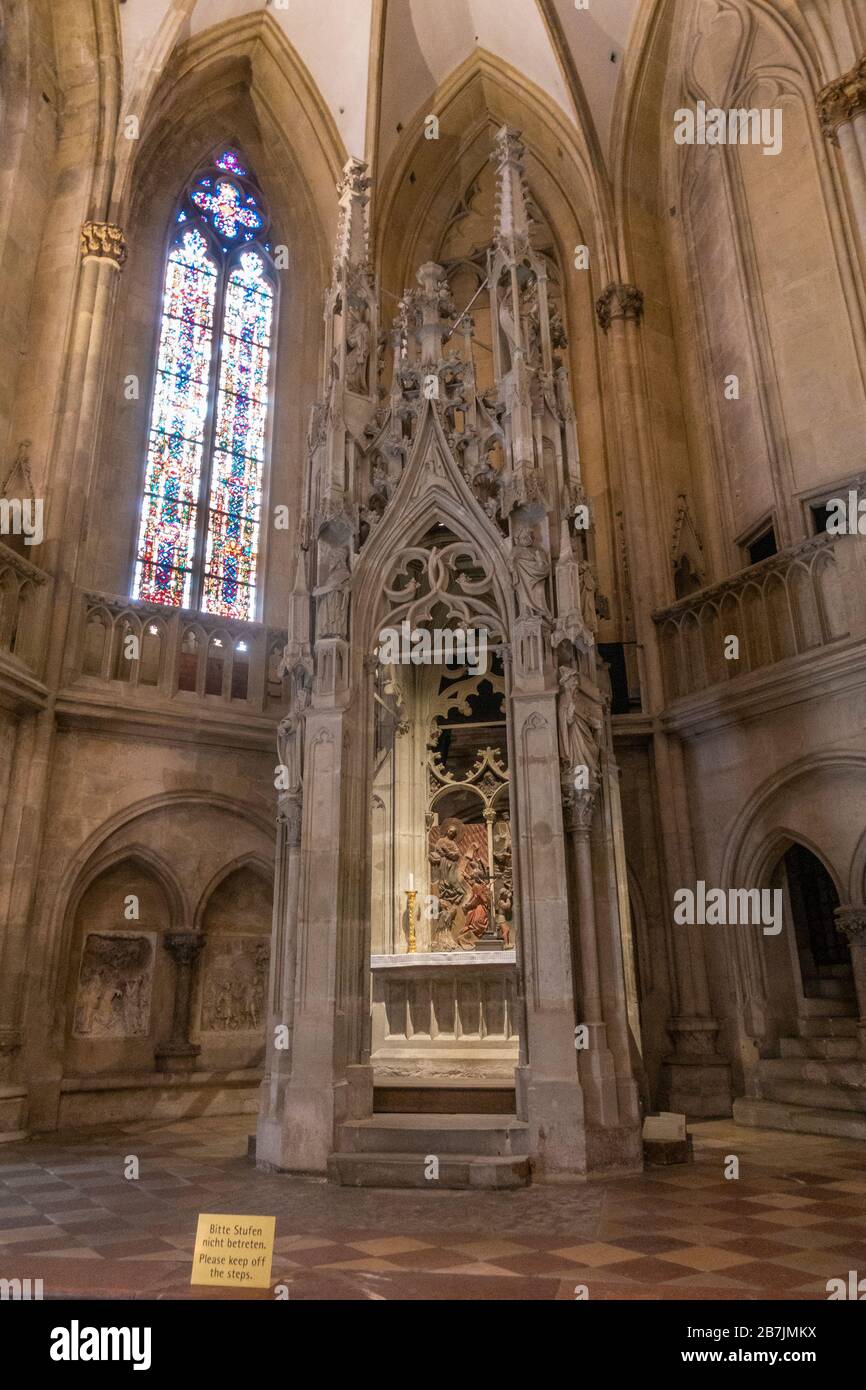 Altar de San Ursula dentro de la Catedral de San Pedro en Regensburg, Baviera, Alemania. Foto de stock