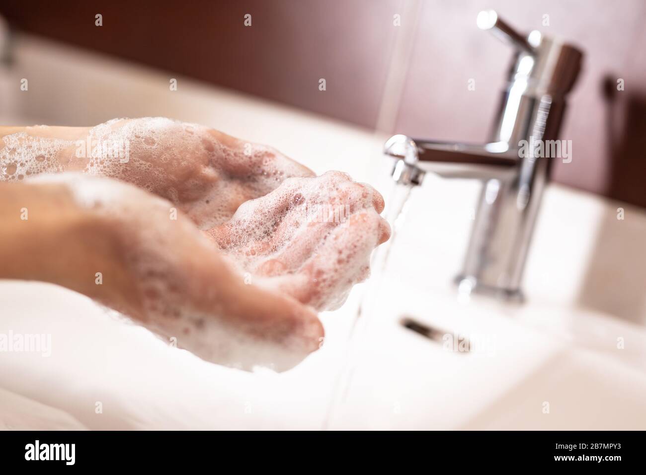 Lavarse las manos con agua y jabón, una forma barata y eficaz de prevenir enfermedades