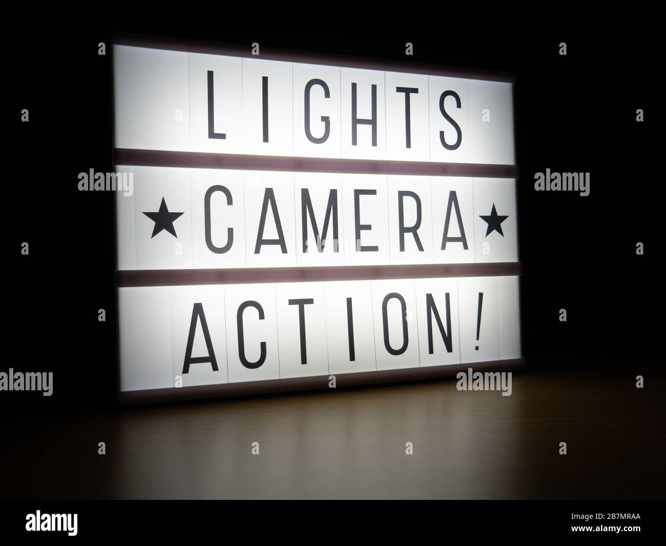 Luces, camara, accion fotografías e imágenes de alta resolución - Alamy