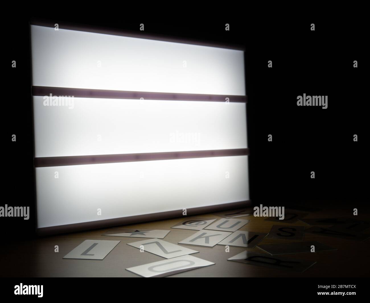 cajas de luz,pantalla con letras,pantalla con luz