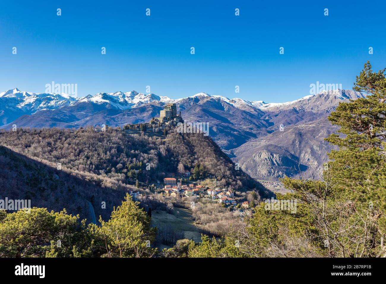 Sacra di San Michele Abadía y Castillo - Val di Susa, Turín Foto de stock