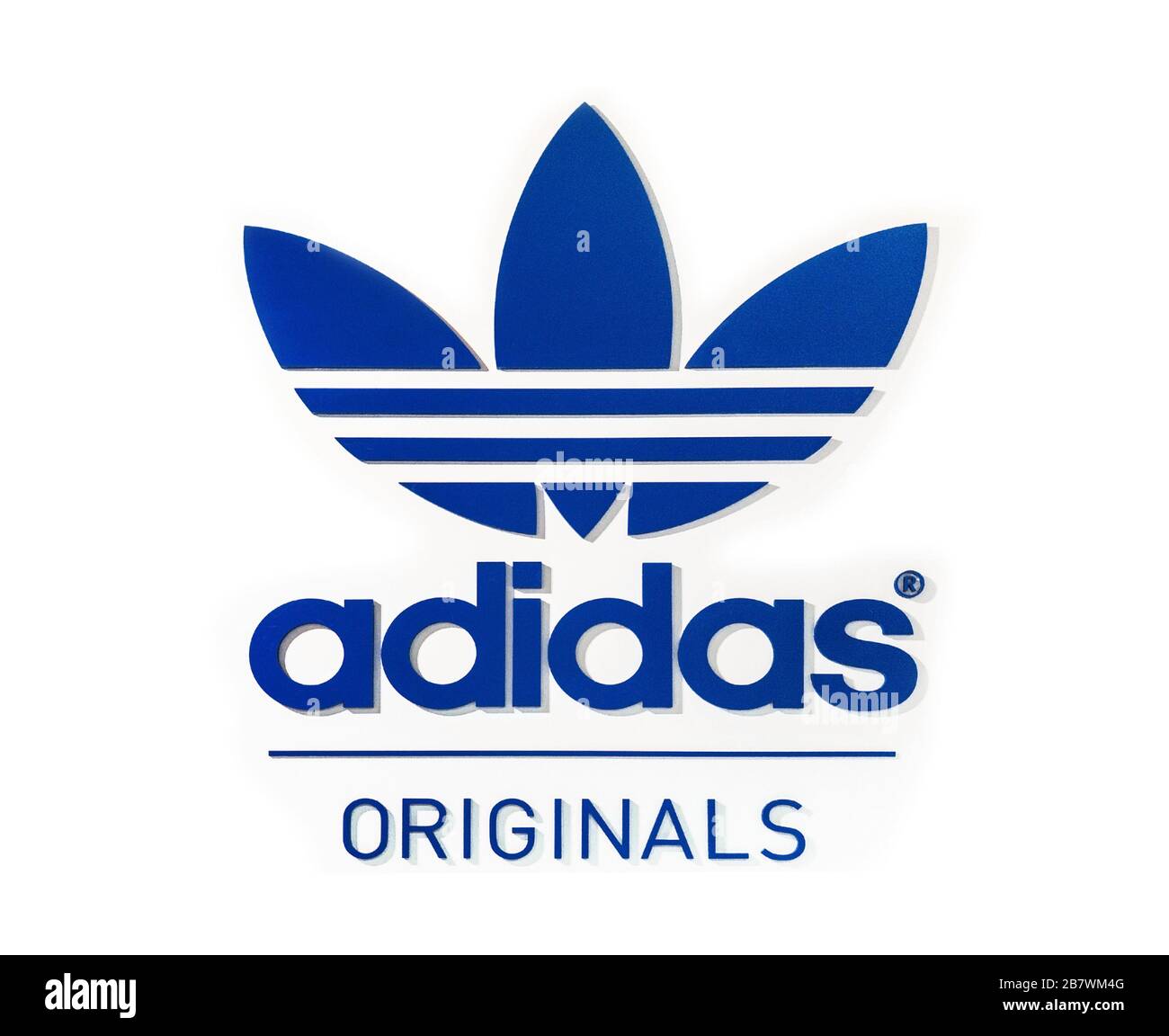 Logotipo de la tienda adidas Imágenes recortadas de stock - Alamy