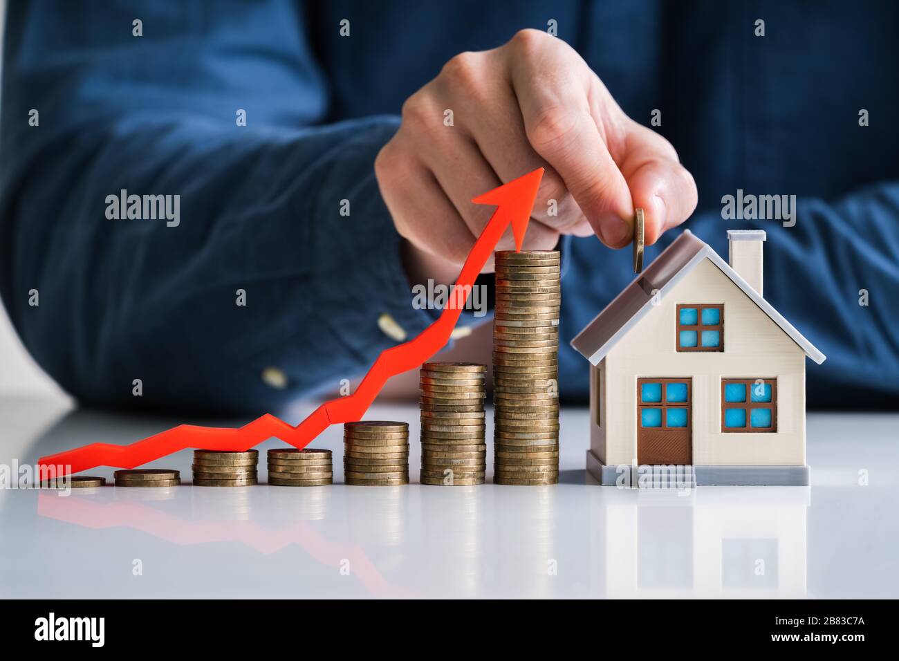 Impuestos a la propiedad y crecimiento del mercado inmobiliario Foto de stock