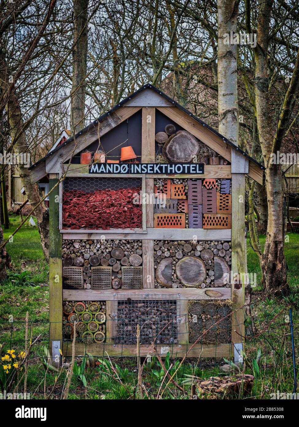 Hotel de insectos en la isla del mar de wadden Mandoe, Esbjerg Dinamarca Foto de stock