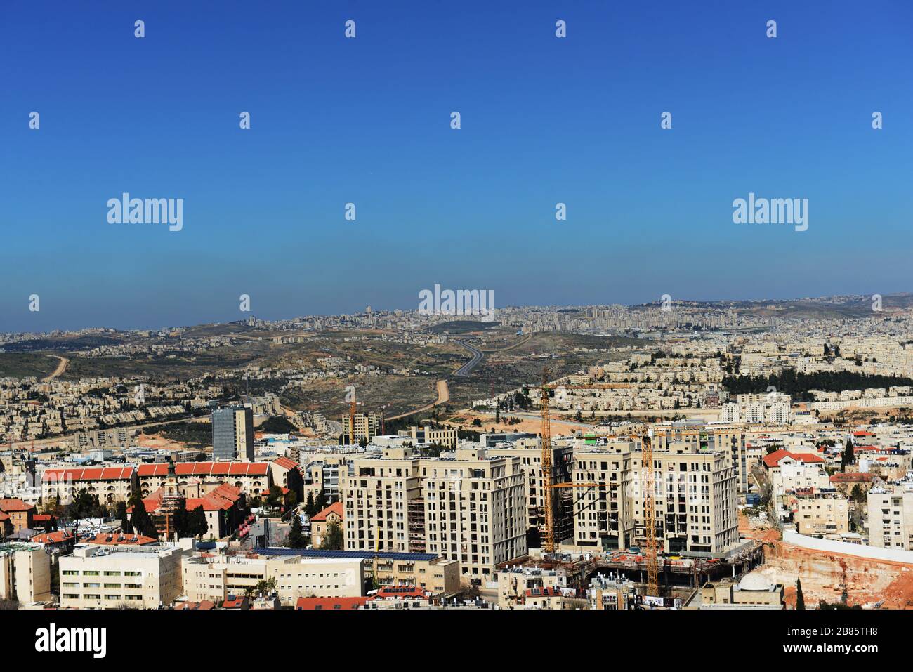 Desarrollo urbano en el norte de Jerusalén. Foto de stock