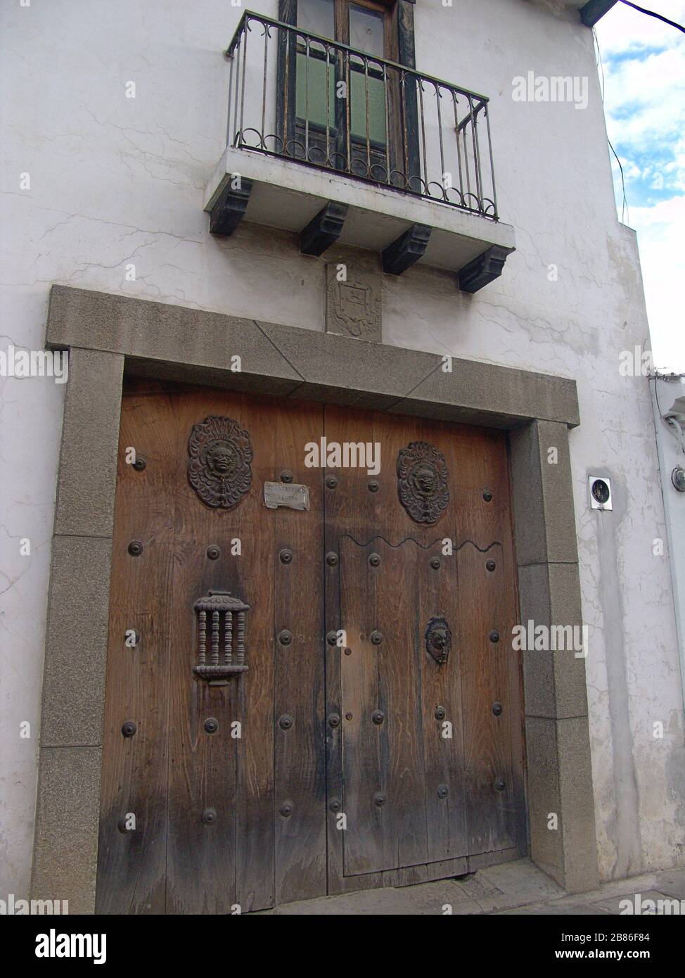 Knockerless puertas en Antigua Guatemala, el 21 de junio de 2005 16:46:49Z;  el propio trabajo; póngase en contacto con el creador en [1]Info: cámara  SONY DSC-F828, F-stop 4.0, la exposición 1/100, longitud