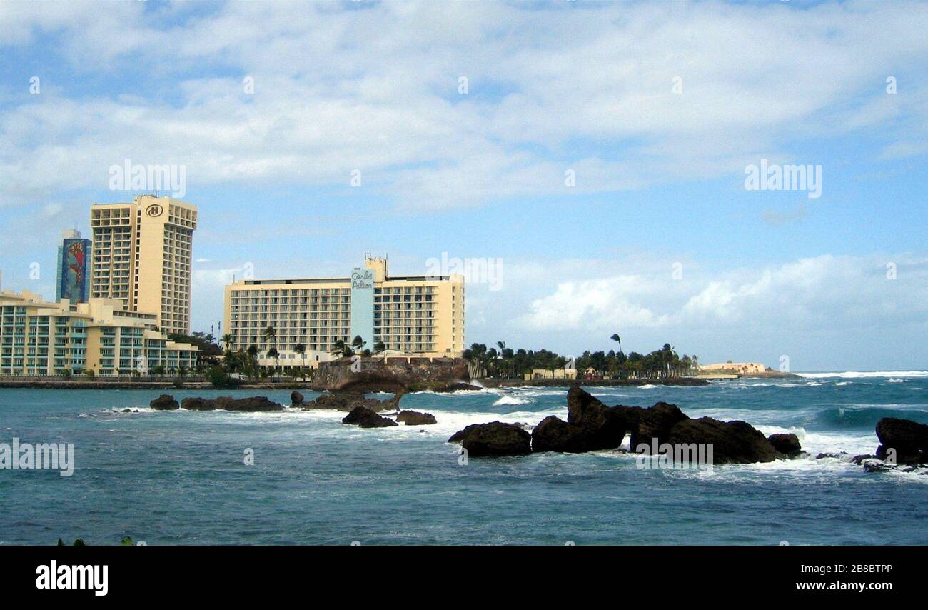 Inglés: Hotel Caribe Hilton en San Juan, Puerto Rico como se ve desde el  condado, distrito.; 29 de enero de 2006; el propio trabajo; Jmoliver  (Hablar) (cargas); ' Fotografía de stock - Alamy