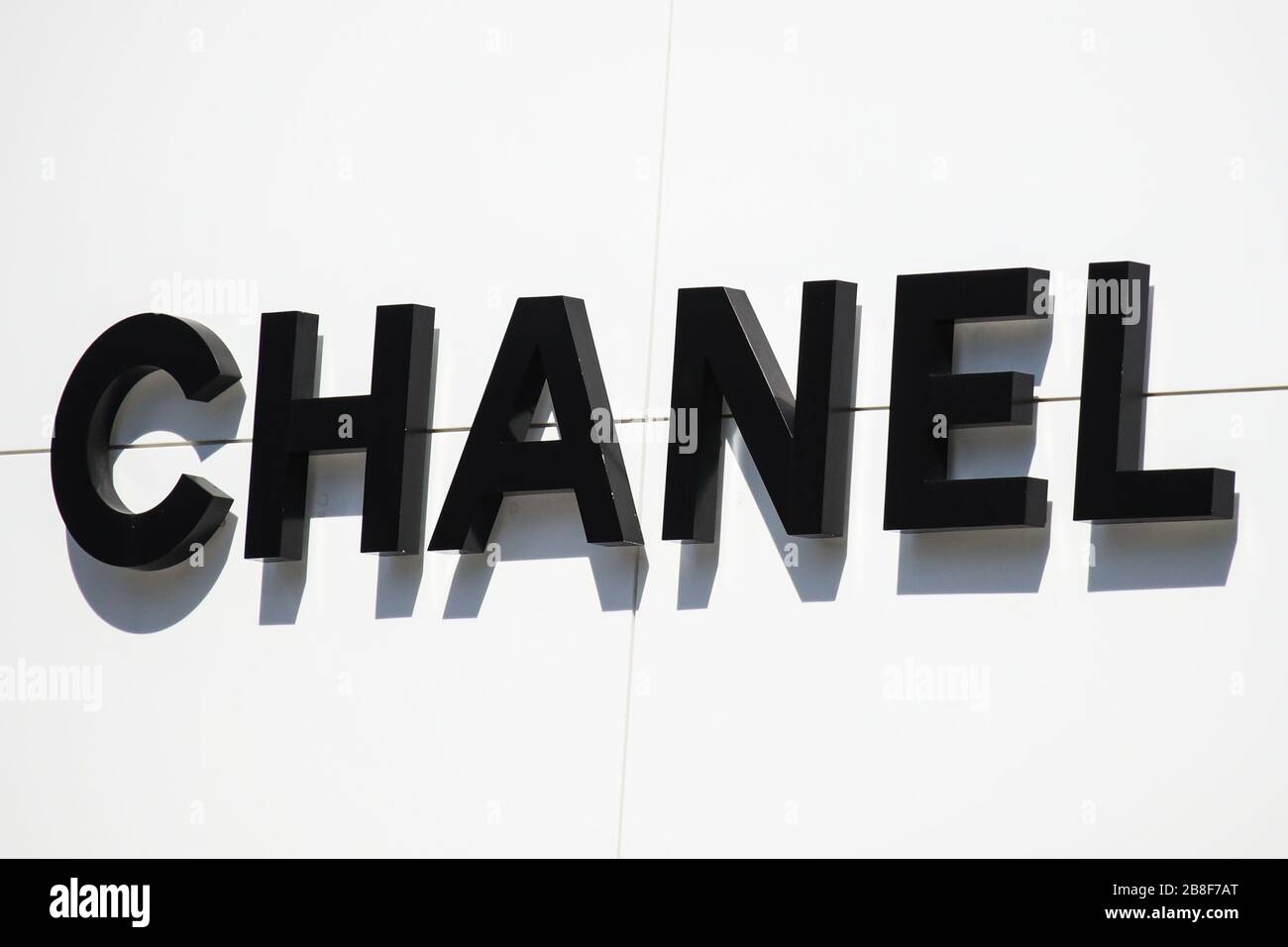 Chanel store fotografías e imágenes de alta resolución - Página 12