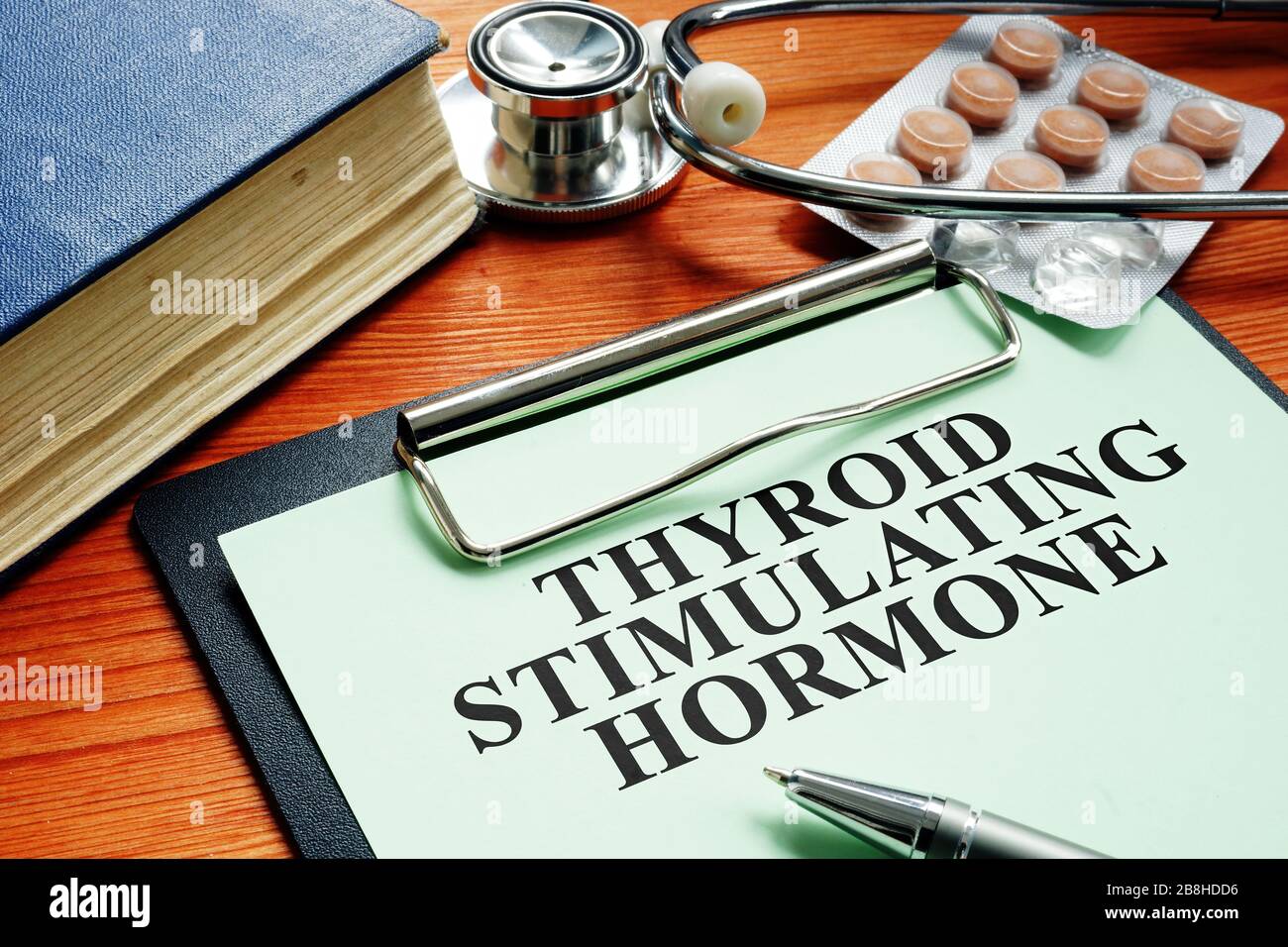 Forma de prescripción con TSH hormona estimulante de la tiroides. Foto de stock