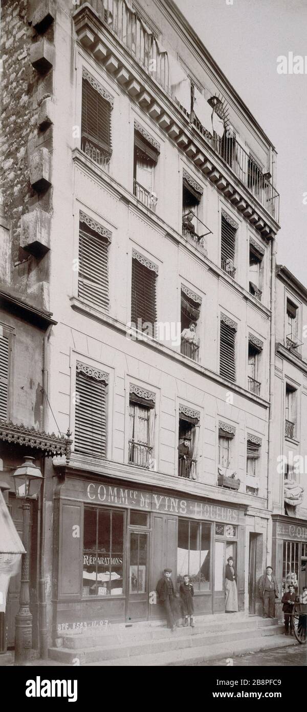 EDIFICIO DE CALLE 66 DOMREMY IMMEUBLE. 66, rue Domrémy. París (XIIIème arr.). Union Photographique Française, noviembre de 1907. París, musée Carnavalet. Foto de stock