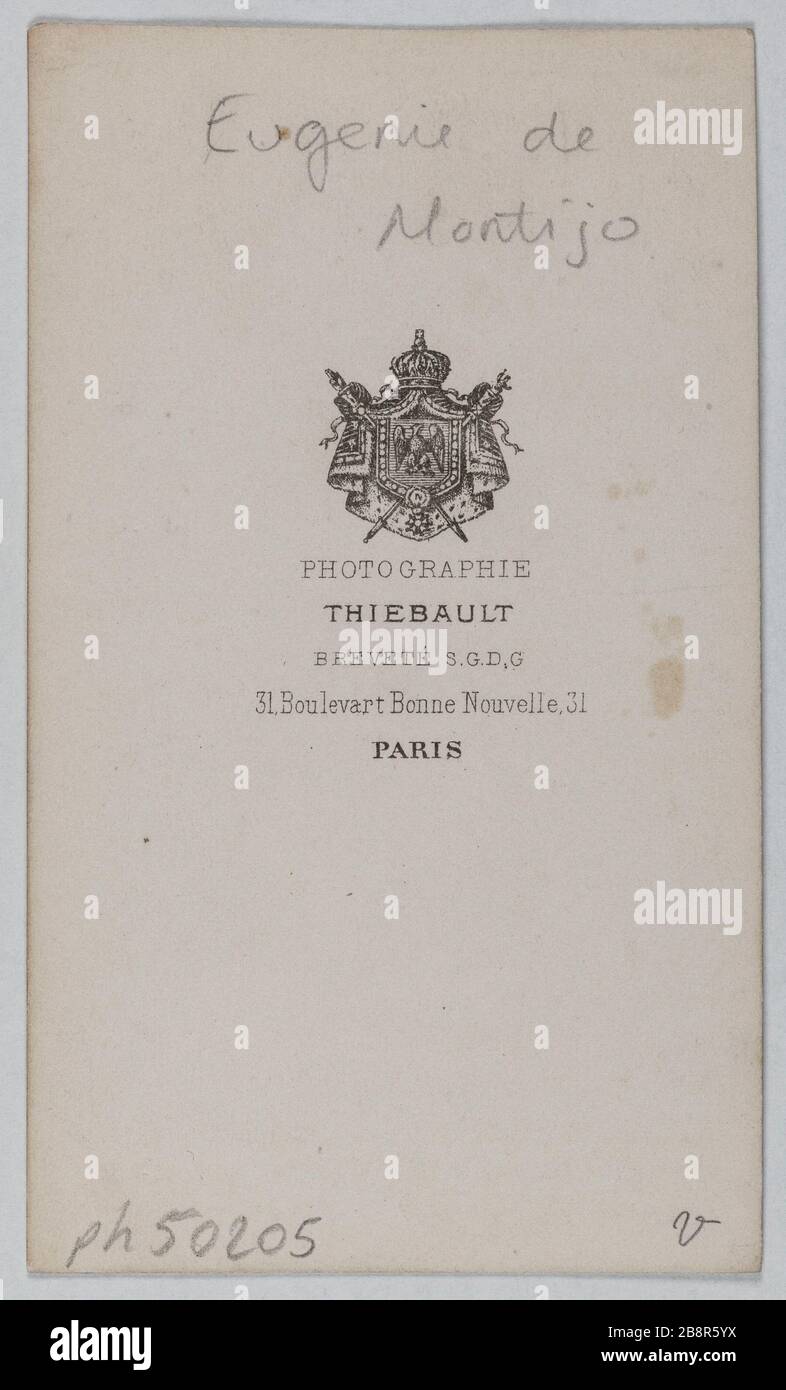 Retrato de la emperatriz Eugenia (Eugenia de Montijo) (1826-1920) Thiébault, E. Retrato de l'impératrice Eugénie, (Eugenie de Montijo), (1826-1920). Carta de visita (verso). Tirage sur papier albuminé. 1870-1890. París, musée Carnavalet. Foto de stock