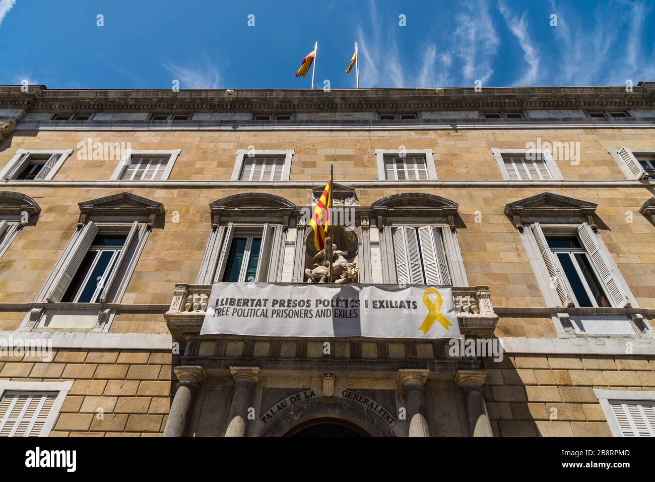 Barcelona, España - 1 de agosto de 2019: Edificio administrativo en Barcelona Foto de stock