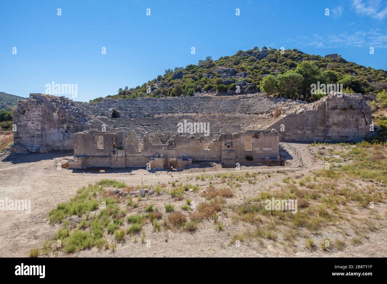 Teatro en la antigua ciudad de Patara, Antalya, Turquía. Foto de stock