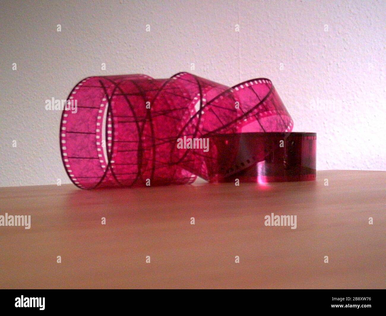 'Deutsch: Magenta viragiertes Schwarz-Weiß-Positiv; Verano 2008 Fecha de QS:P,+2008-00-00T00:00:00Z/9,P,Q424140720564; el propio trabajo (título original: Selber fotografiert); Filmtechniker en Wikipedia en alemán; ' Foto de stock