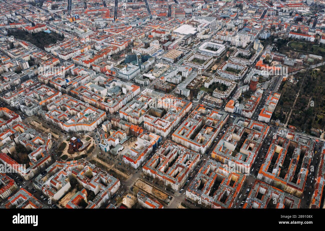 foto aérea de las casas de la gran ciudad Foto de stock
