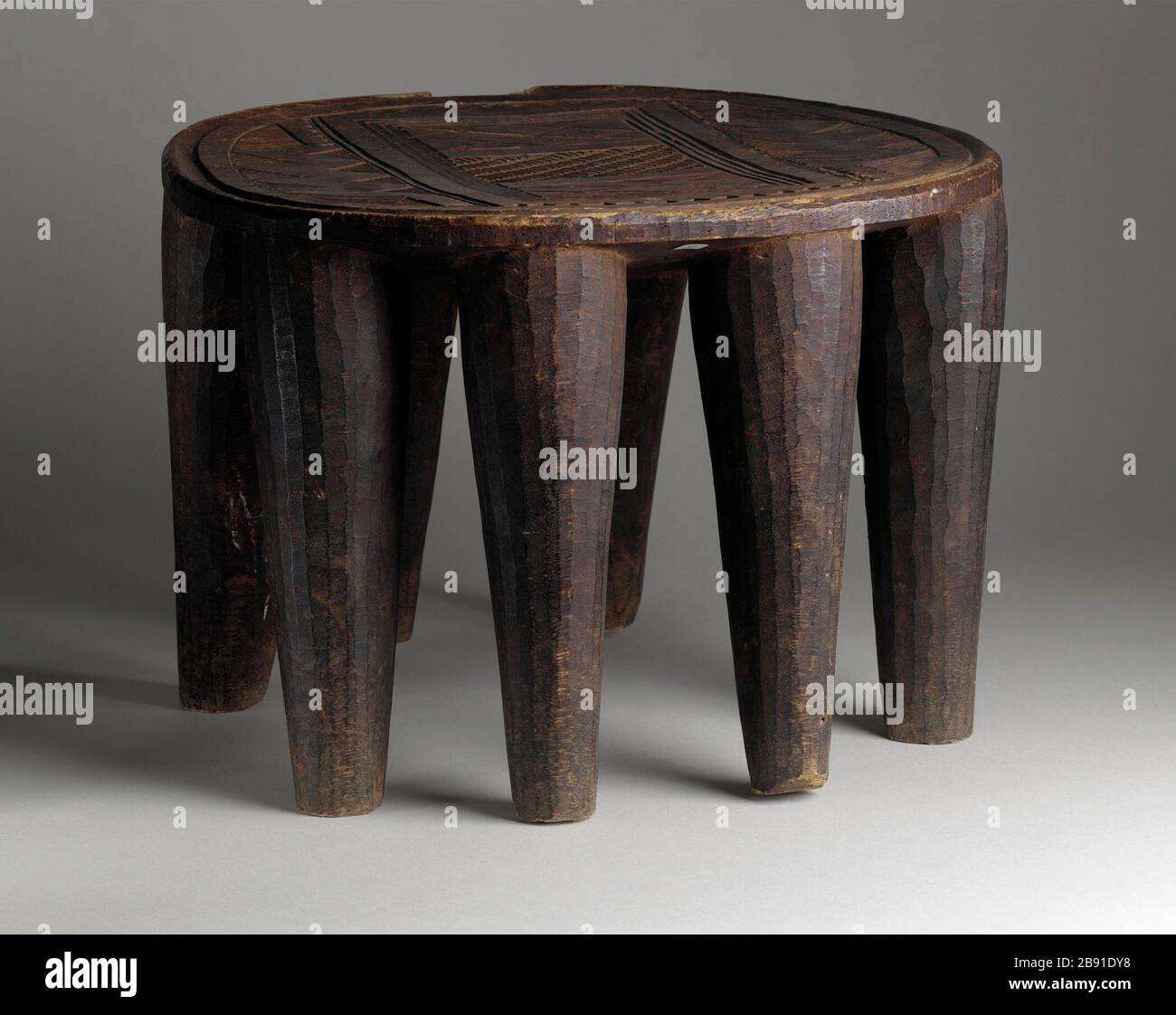 Oval Taburete Con Talla Incisa En Ingles Africa Norte De Nigeria Nupe Pueblos Muebles Muebles De