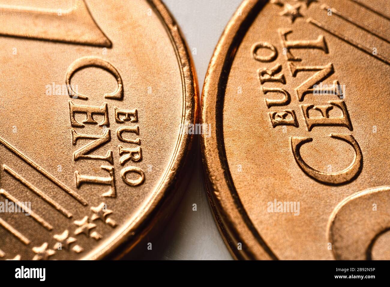 Primer plano de monedas de centavo, foto simbólica para la abolición prevista de monedas de 1 y 2 céntimos, Nahaufnahme von Centmünzen, Symbolfoto für die geplante Abscha Foto de stock