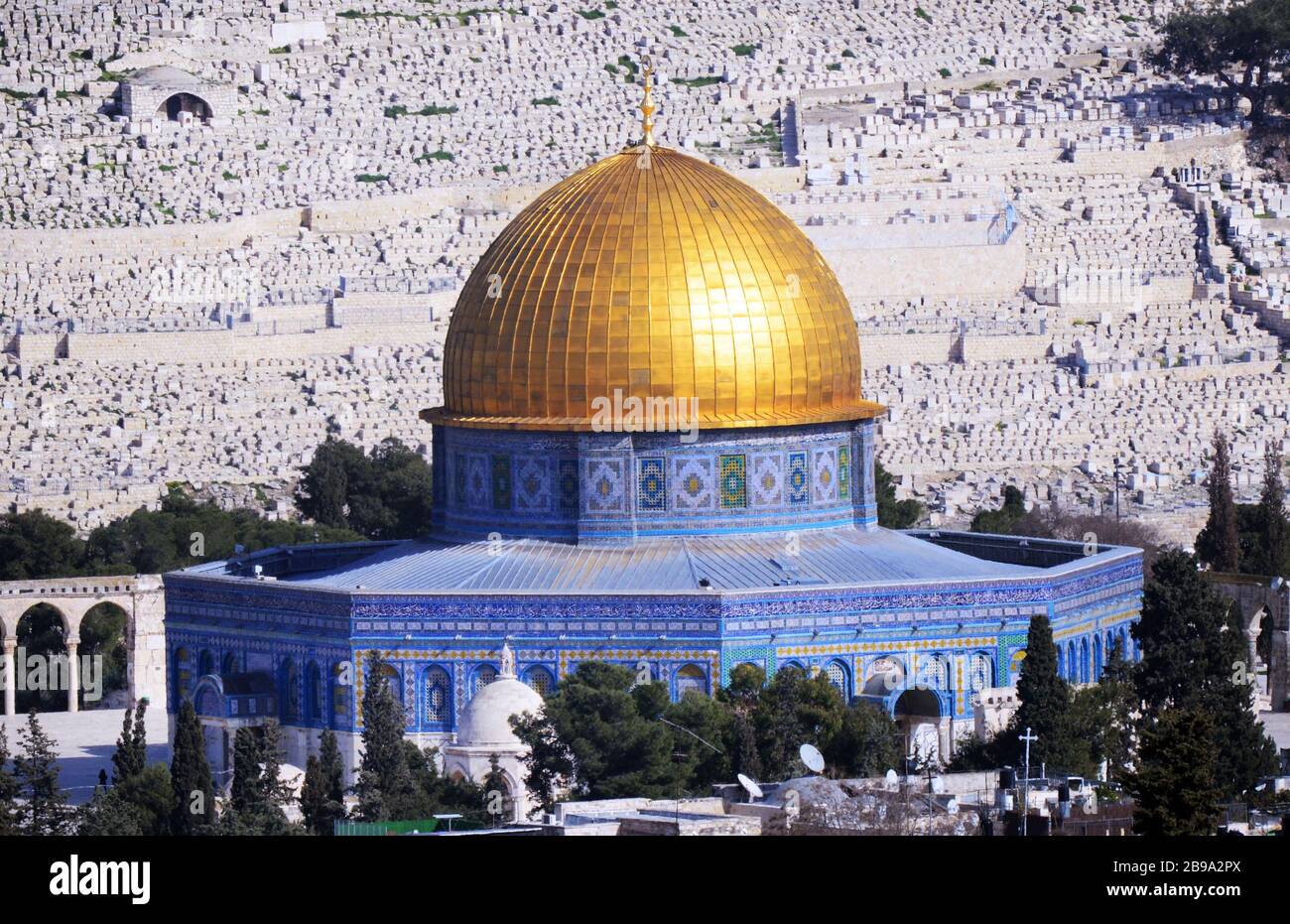 La bella cúpula de la roca en la cima del Monte del Templo en Jerusalén