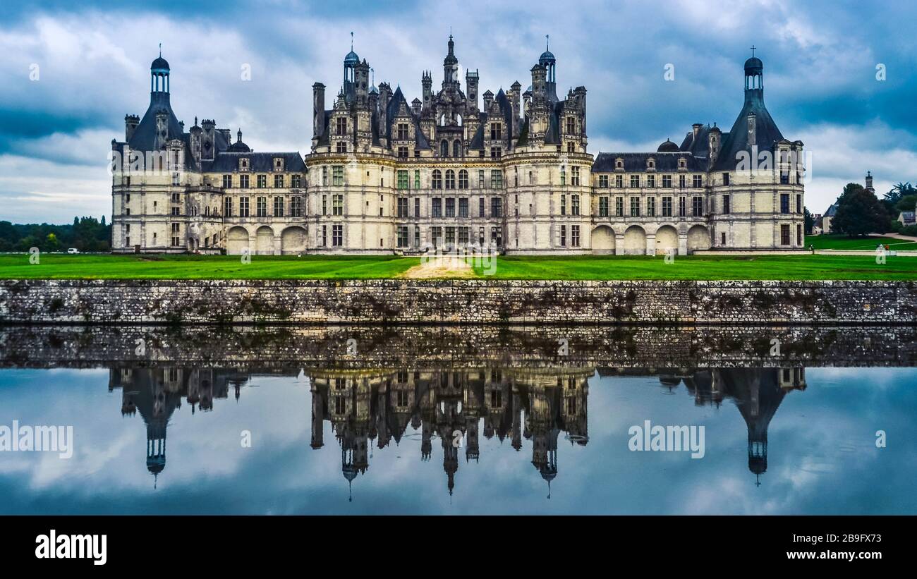 Chateau de Chambord construido entre 1519-1547, situado en la región del valle del Loira de Francia. Foto de stock