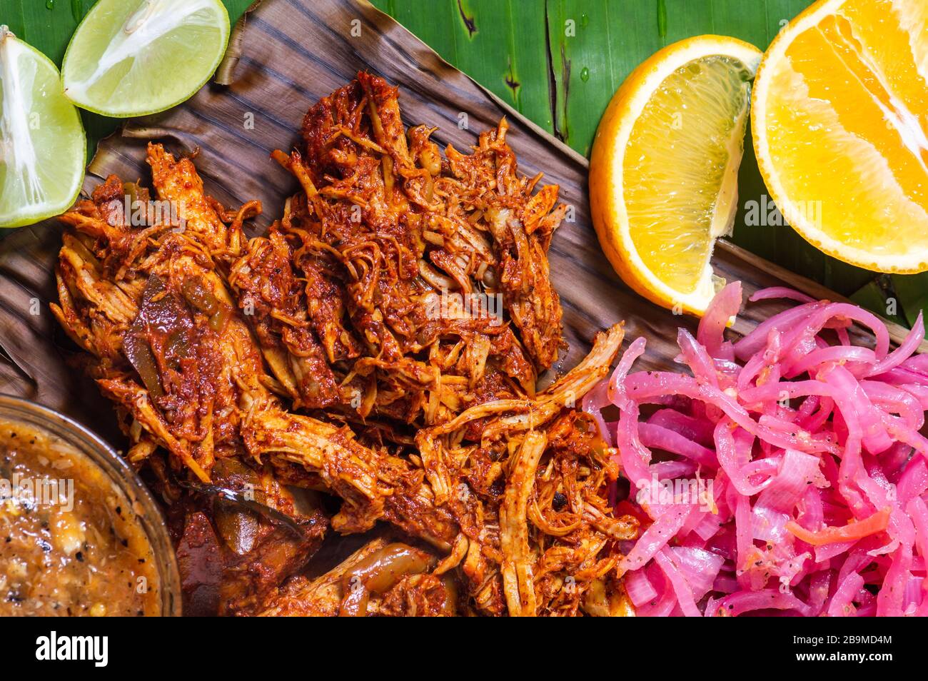 Cochinita Pibil, plato de cerdo asado a pito mexicano Fotografía de