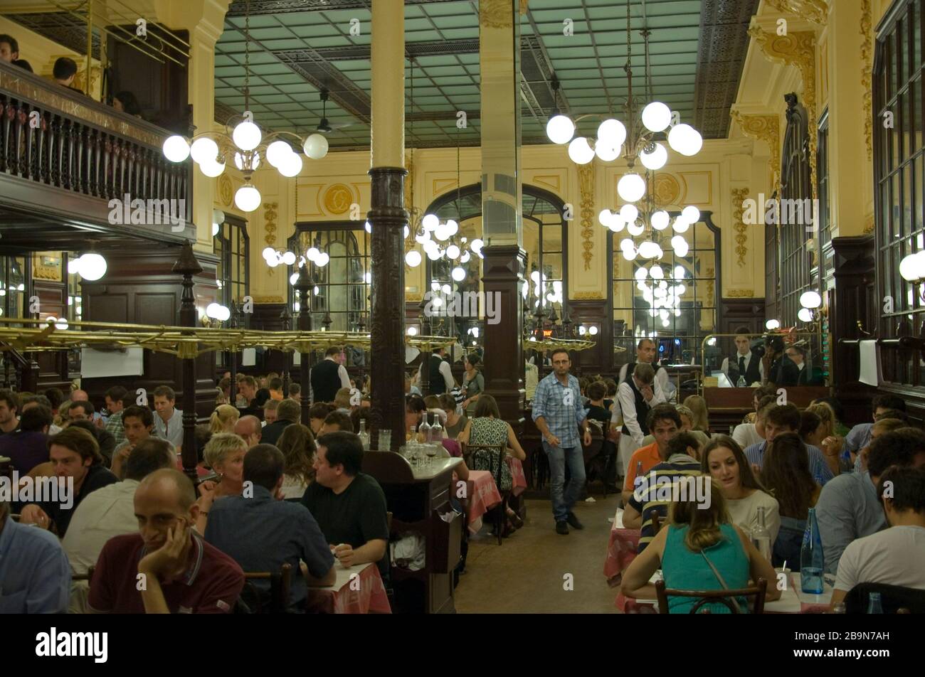 Bouillon chartier fotografías e imágenes de alta resolución Alamy
