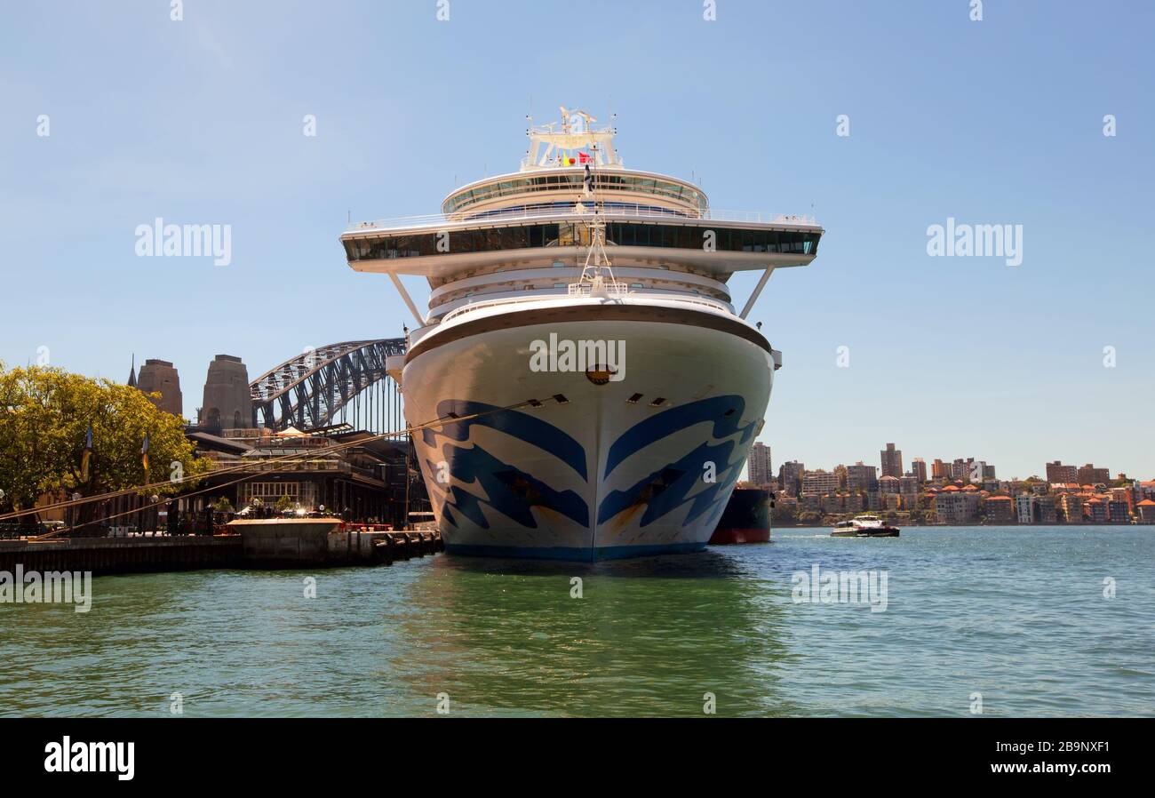 El Ruby Princess atracó en Circular Quay en el puerto de Sydney, Australia Foto de stock