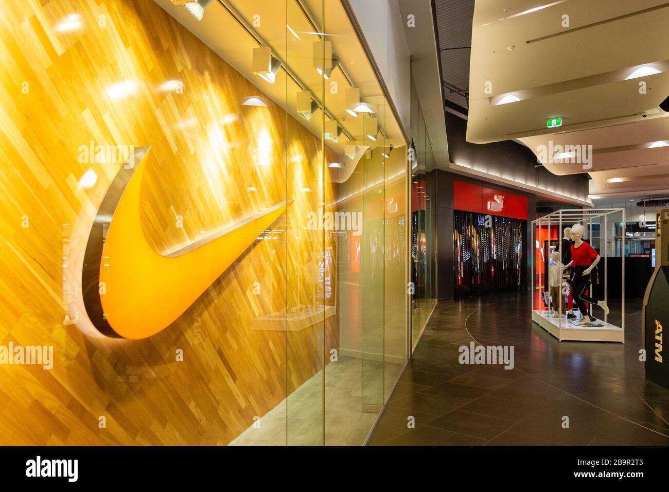 Máscara de nike fotografías e imágenes de alta resolución - Página 2 - Alamy