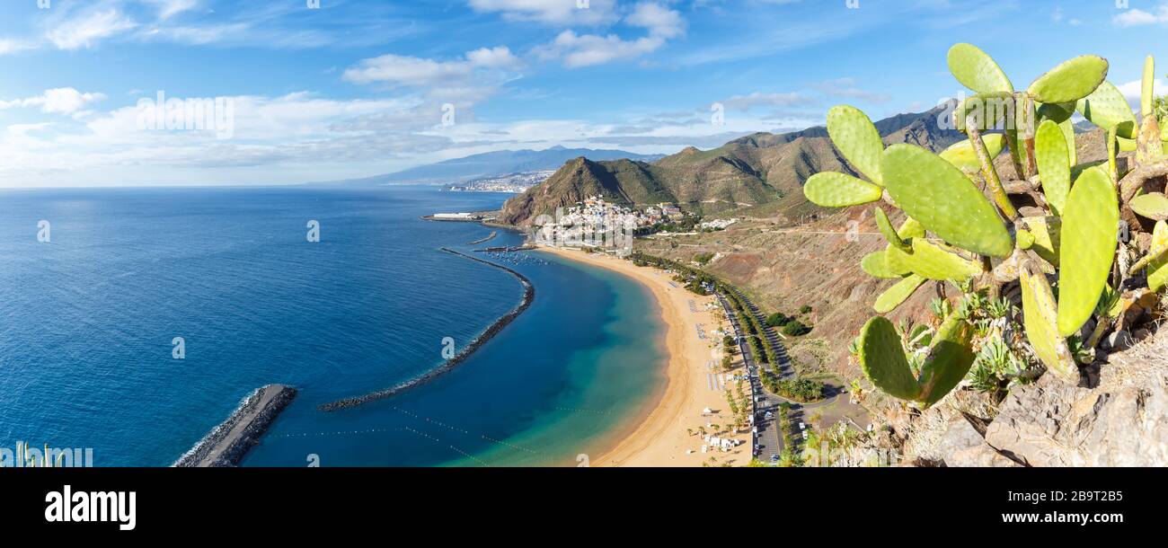Tenerife playa Teresitas Islas Canarias mar agua viaje panorama Océano Atlántico naturaleza Foto de stock