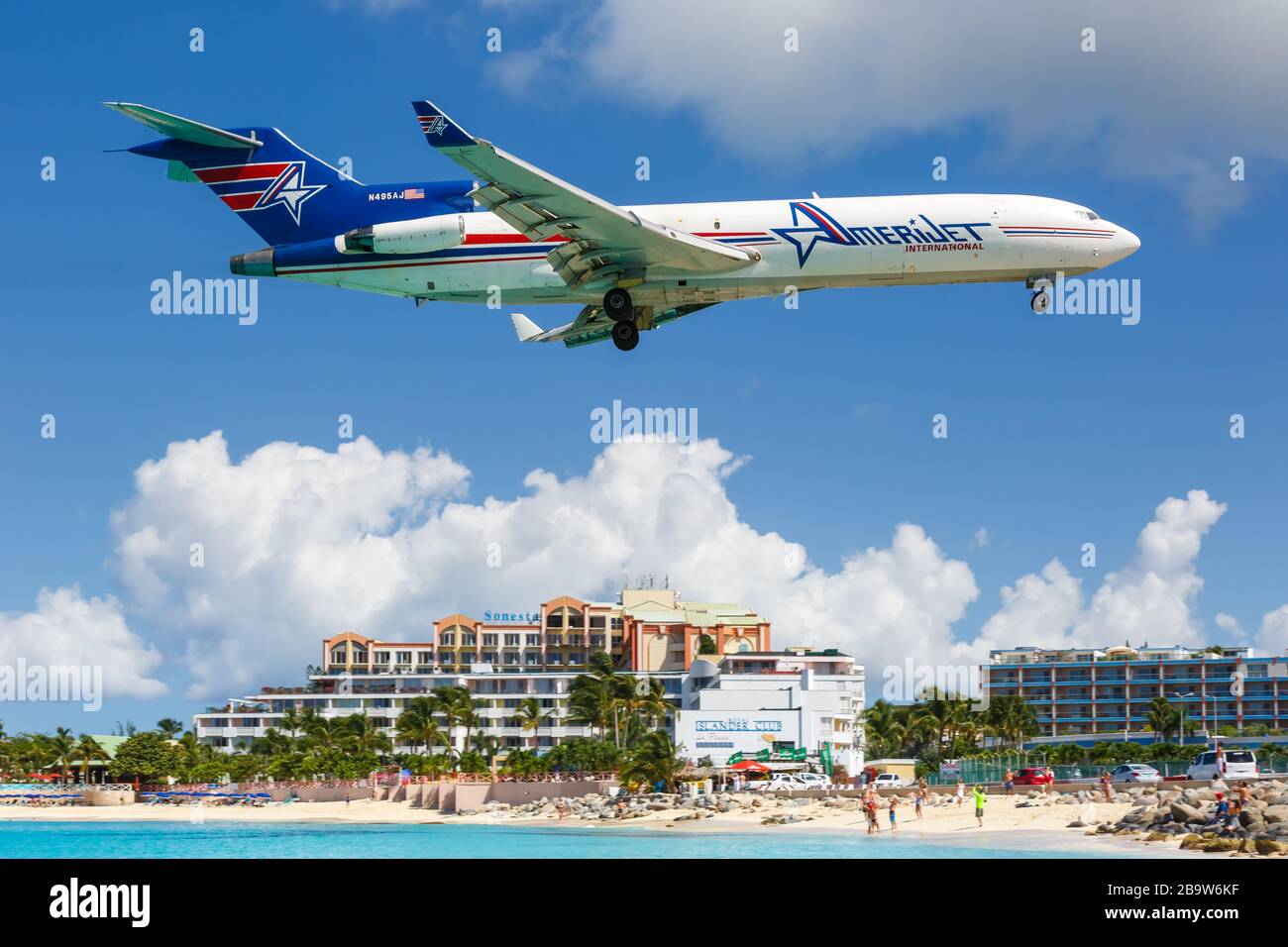 Sint Maarten – 16 de septiembre de 2016: Avión Amerijet International Boeing 727-200F en el aeropuerto de Sint Maarten (SXM) en Sint Maarten. Boeing es una América Foto de stock