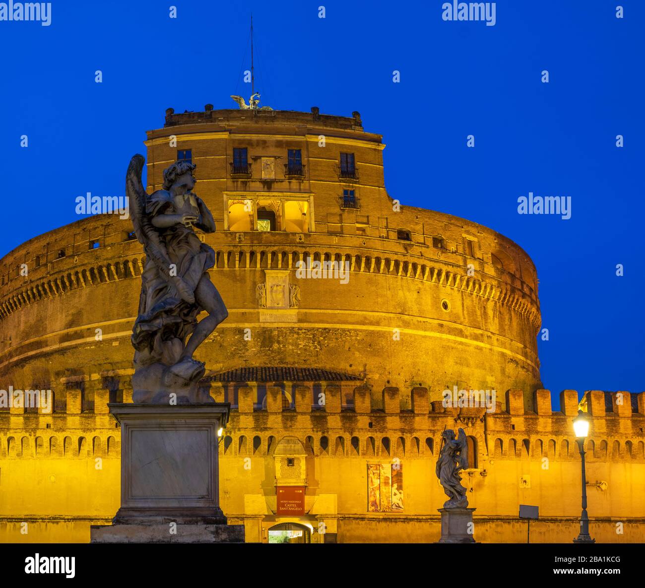 Castel Sant'Angelo, hermosa luz de la tarde. Roma, Italia Foto de stock