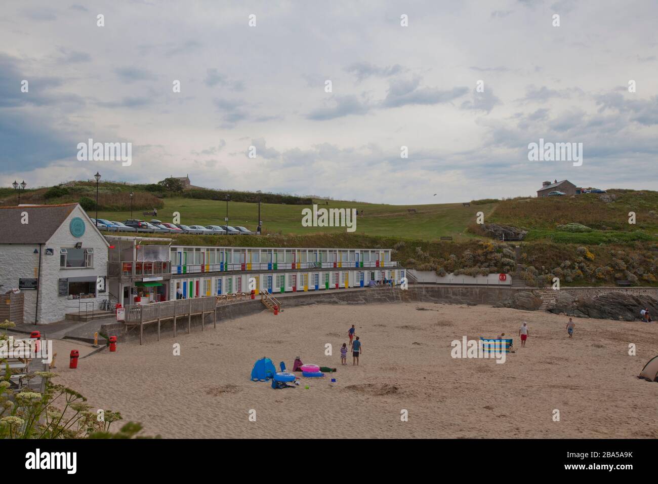 Cabañas de playa para vacaciones y días de salida junto al mar Foto de stock