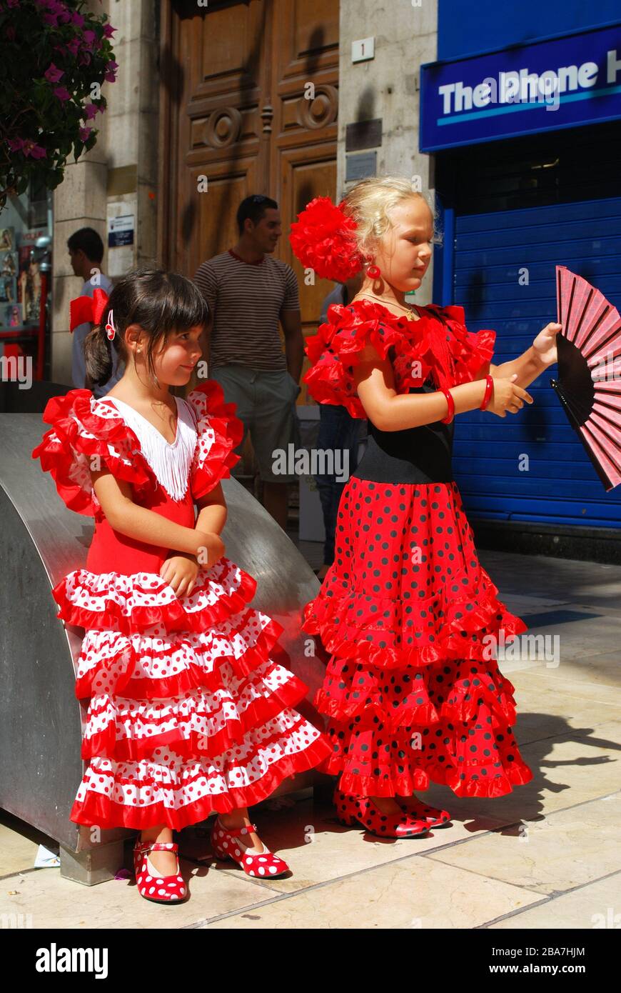 Cómo vestir para ir la Feria de Málaga: Diez trajes de flamenca para diez  días de fiesta