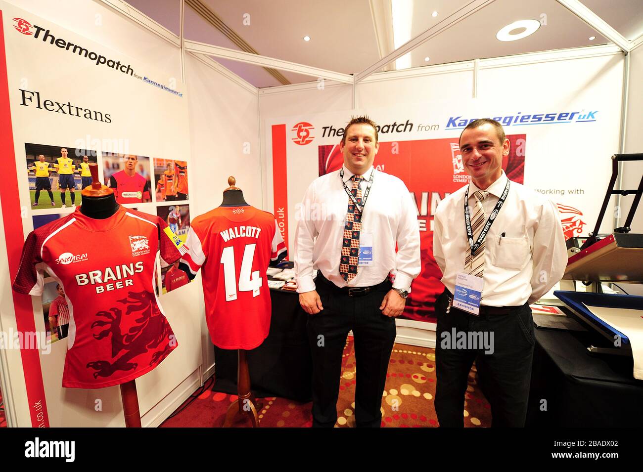Thermopatch por Kannegiesser expositores británicos el primer día de la Expo de Rugby 2012 Foto de stock