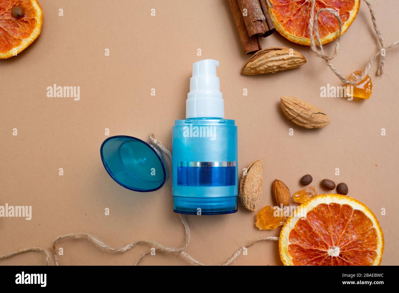 Suero de maquillaje fotografías e imágenes de alta resolución - Alamy Suero de maquillaje fotografías e imágenes de alta resolución - Alamy