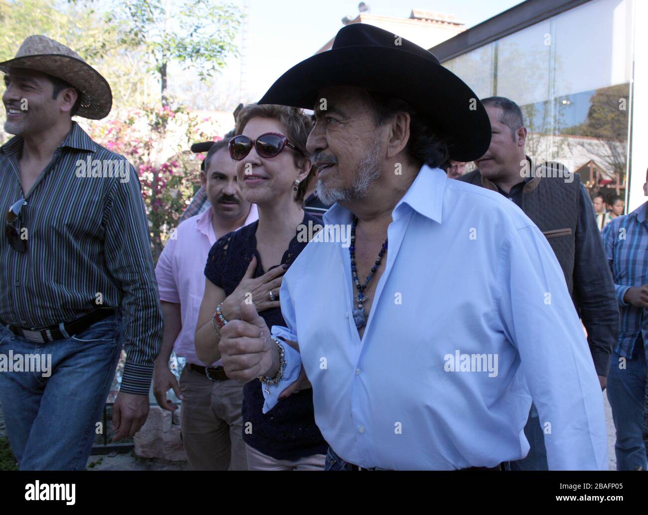 El cantante de música popular mexicana Joan Sebastian visita el rancho del ex presidente Vicente Fox y Marta Sahagún durante su visita a Lon , Guana Foto de stock