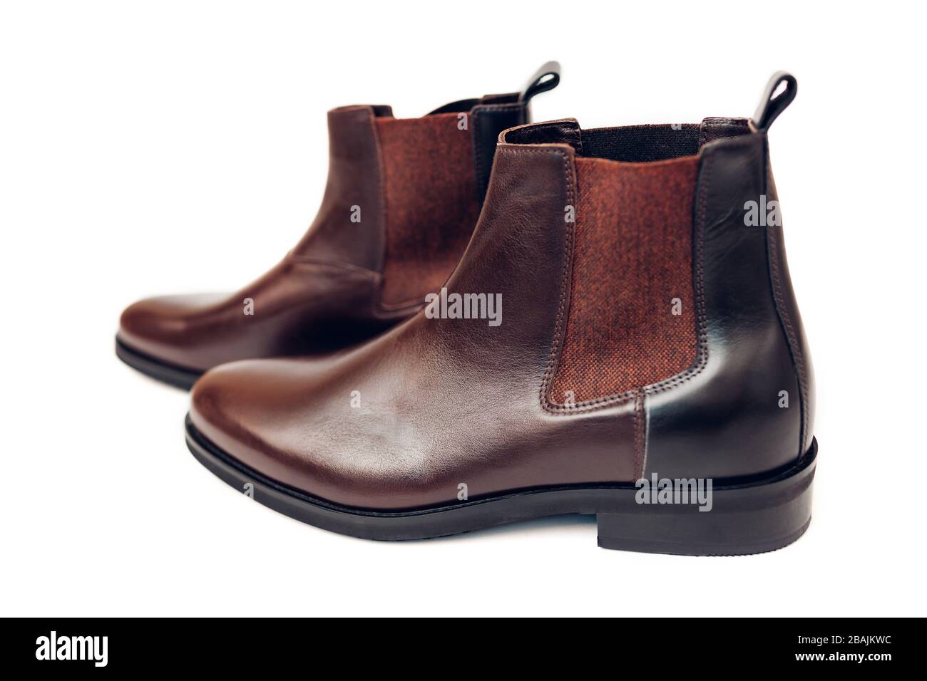Zapatos, botines de piel chelsea para hombre. Hombres de invierno, otoño o  primavera de moda. Calzado aislado sobre fondo blanco. Venta Fotografía de  stock - Alamy