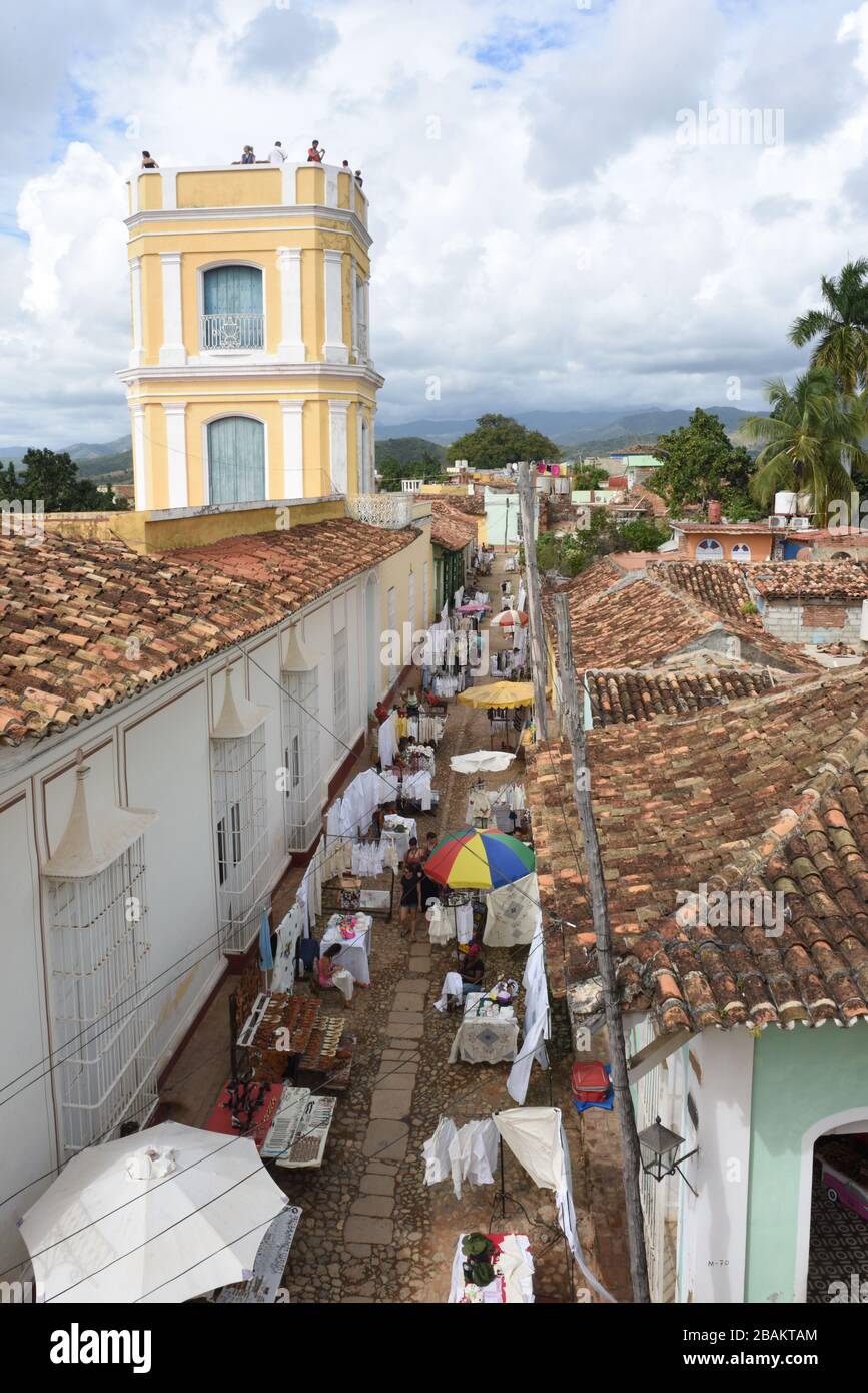 Gente, comercio, feria, artesanía, calle, 2014, Cuba Foto de stock