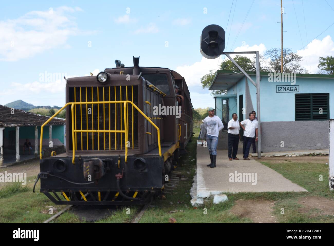 Personas, tren, Iznaga, estación, 2014, Cuba Foto de stock