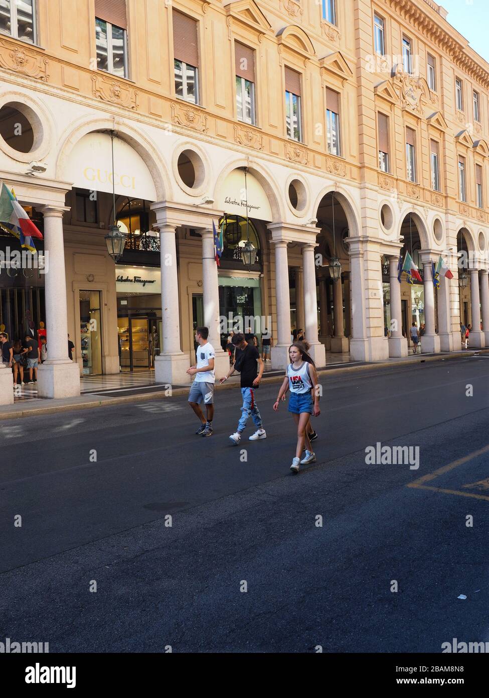 Via roma turin shopping fotografías e imágenes de alta resolución - Alamy