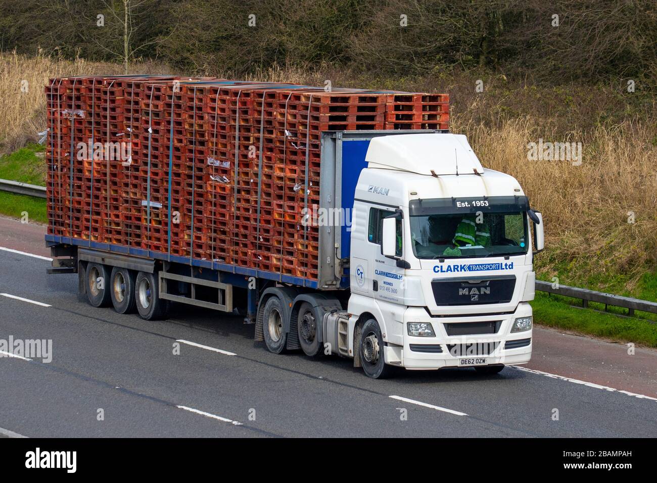 Camión De Transporte De Madera Fotos e Imágenes de stock Alamy