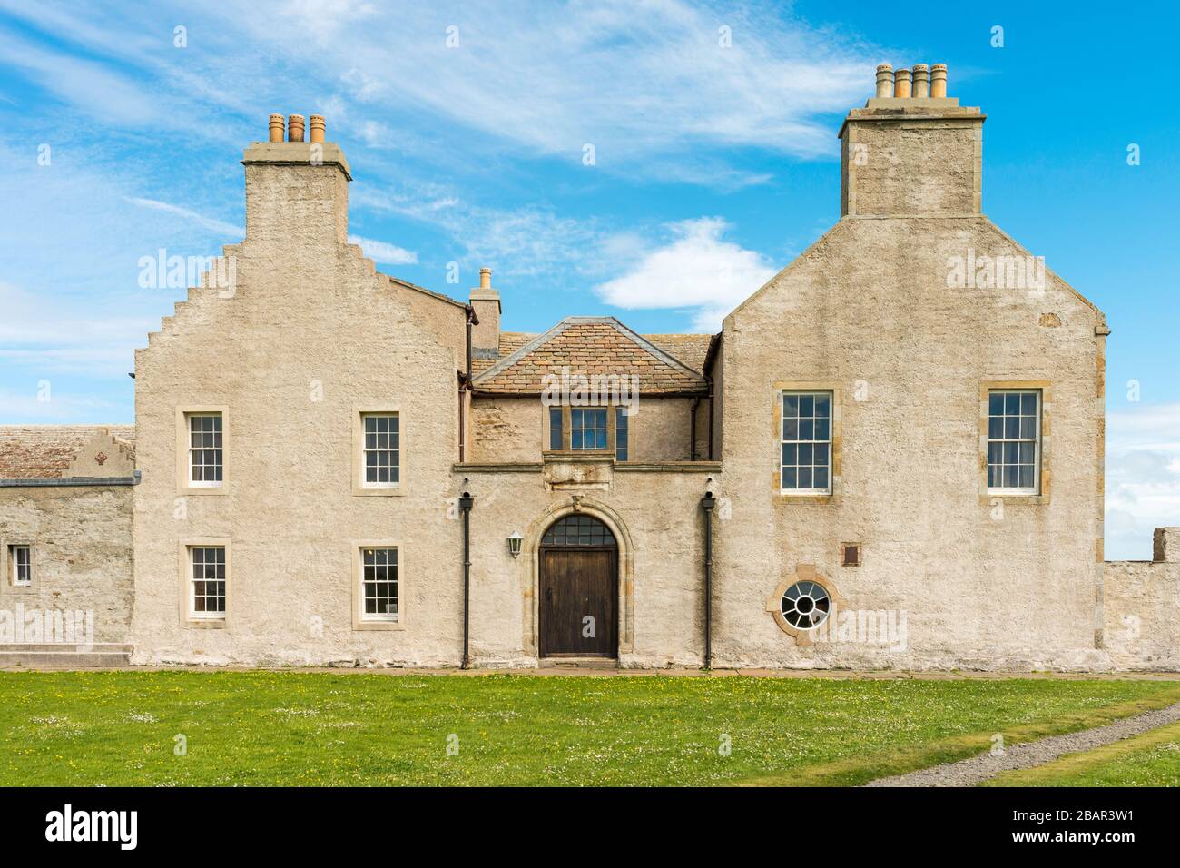 El Skaill House es una antigua casa señorial histórica situada en Mainland, Orkney, cerca del asentamiento neolítico de Skara Brae. Escocia, Reino Unido. Foto de stock